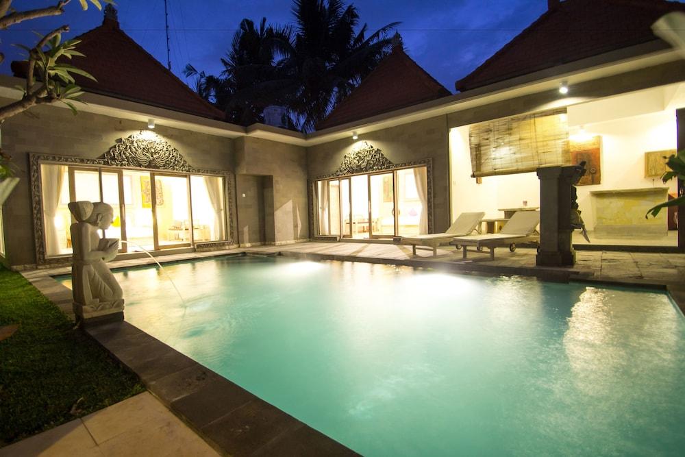 Ubud Lestari Villa Exterior photo